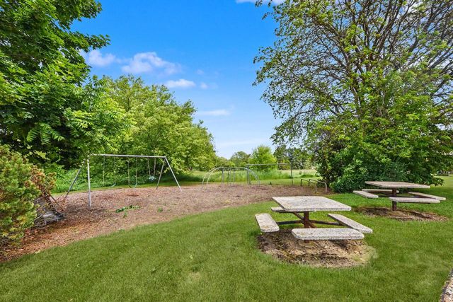 7365 Delaine DRIVE, Oak Creek, WI 53154