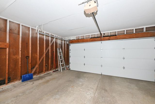 7365 Delaine DRIVE, Oak Creek, WI 53154