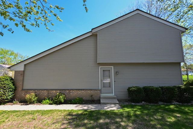 7365 Delaine DRIVE, Oak Creek, WI 53154