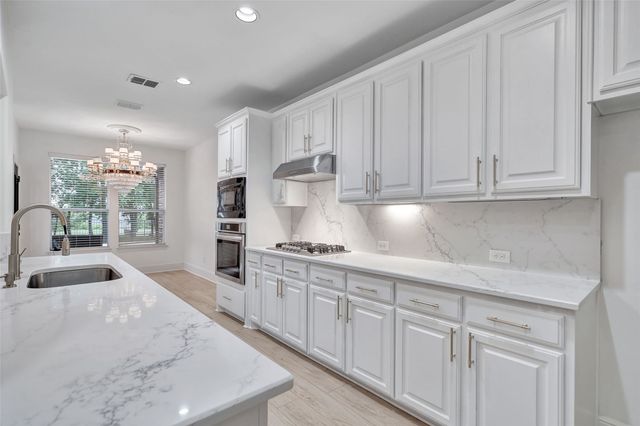 8709 Thompson Drive, Argyle, TX 76226