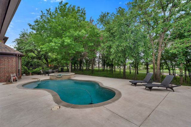 8709 Thompson Drive, Argyle, TX 76226