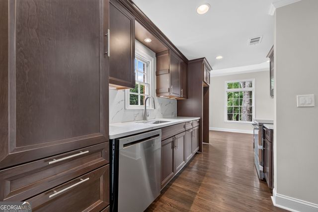 420 Jefferson Circle, Sandy Springs, GA 30328