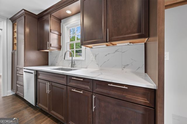 420 Jefferson Circle, Sandy Springs, GA 30328