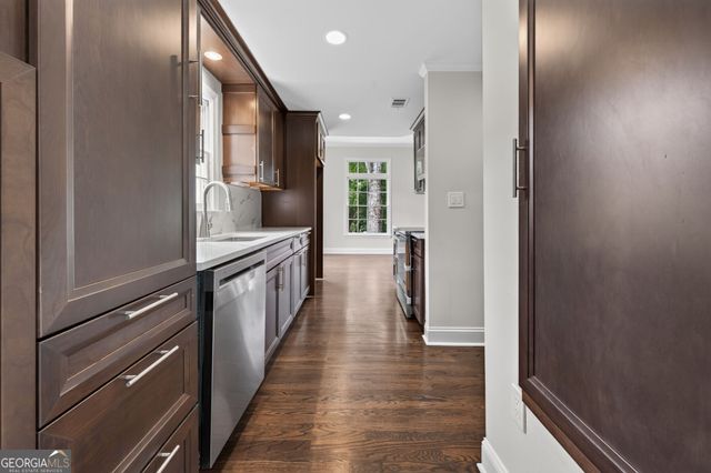 420 Jefferson Circle, Sandy Springs, GA 30328