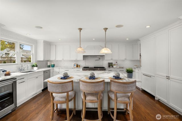 8421 SE 72nd Place, Mercer Island, WA 98040