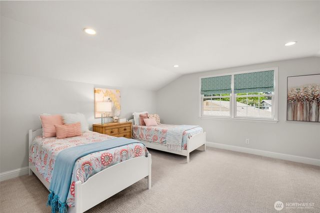 8421 SE 72nd Place, Mercer Island, WA 98040