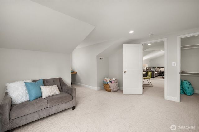 8421 SE 72nd Place, Mercer Island, WA 98040