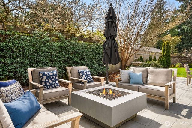 8421 SE 72nd Place, Mercer Island, WA 98040