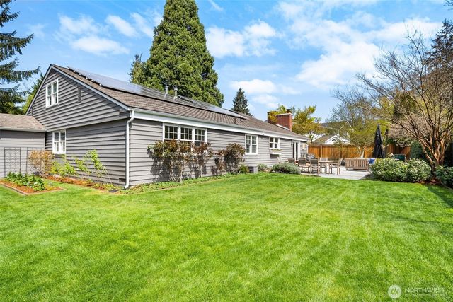 8421 SE 72nd Place, Mercer Island, WA 98040