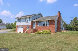 1638 HAHNS LN, Toms Brook, VA 22660