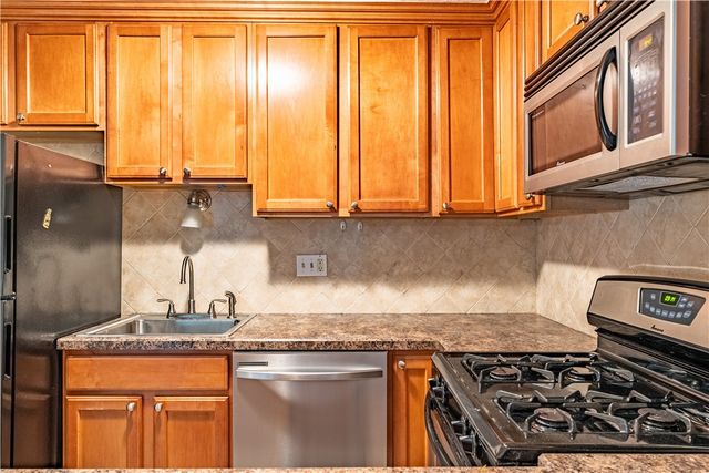 7 Wake Robin Road 407, Lincoln, RI 02865