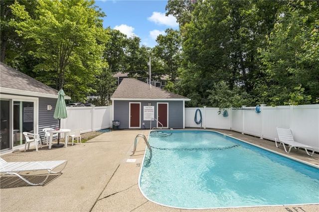7 Wake Robin Road 407, Lincoln, RI 02865