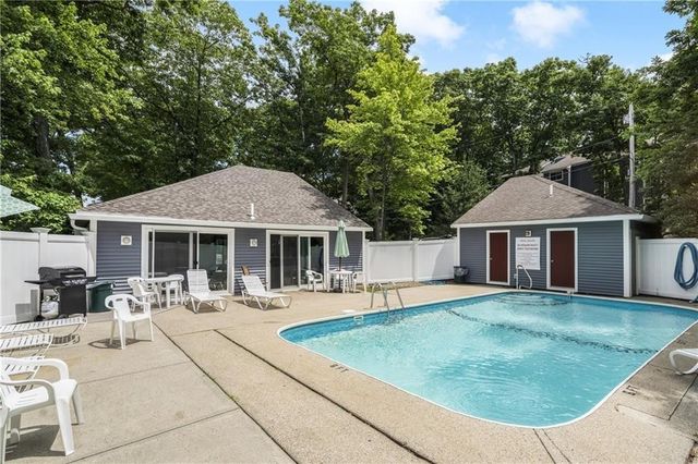 7 Wake Robin Road 407, Lincoln, RI 02865