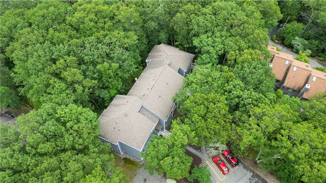 7 Wake Robin Road 407, Lincoln, RI 02865