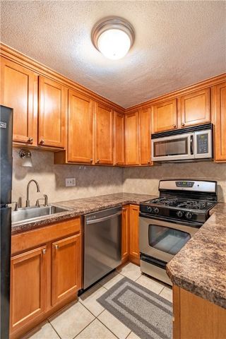 7 Wake Robin Road 407, Lincoln, RI 02865