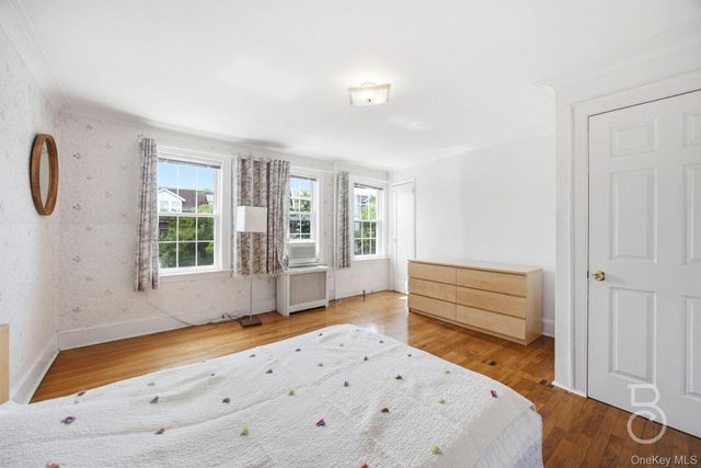 20-46 33rd Street, Astoria, NY 11105