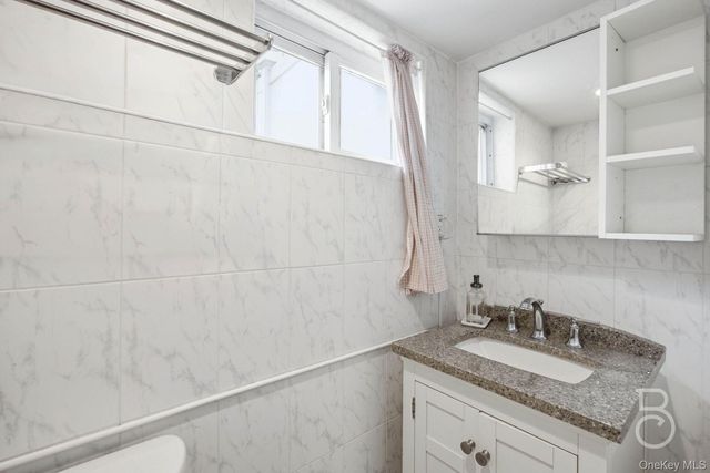20-46 33rd Street, Astoria, NY 11105