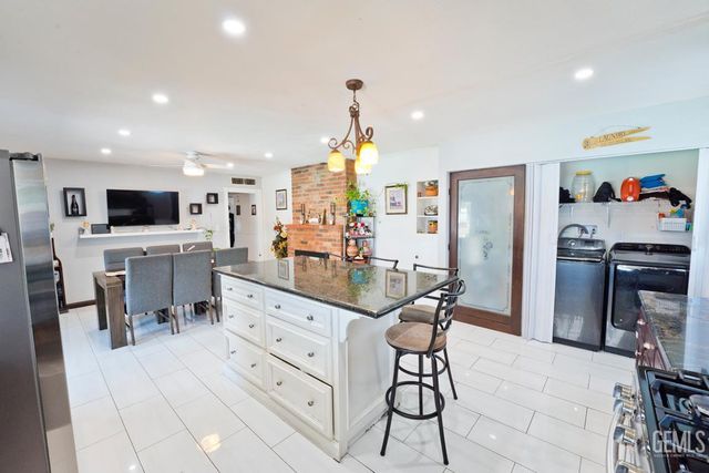 3712 Wood Ln, Bakersfield, CA 93309