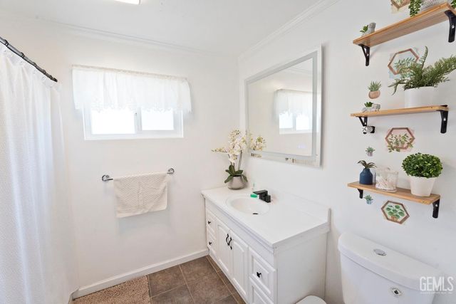 3712 Wood Ln, Bakersfield, CA 93309