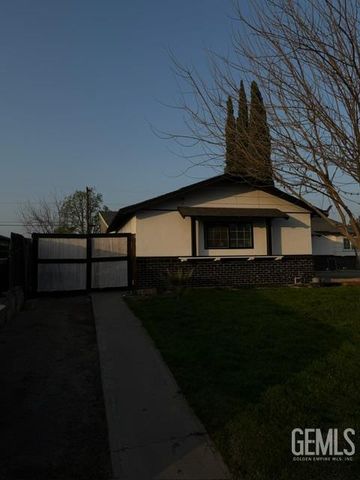 3712 Wood Ln, Bakersfield, CA 93309