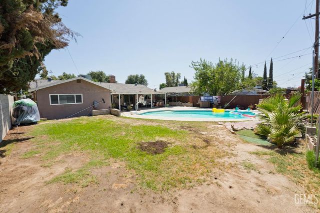 3712 Wood Ln, Bakersfield, CA 93309