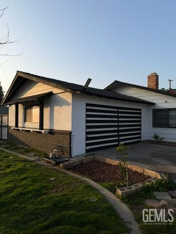 3712 Wood Ln, Bakersfield, CA 93309