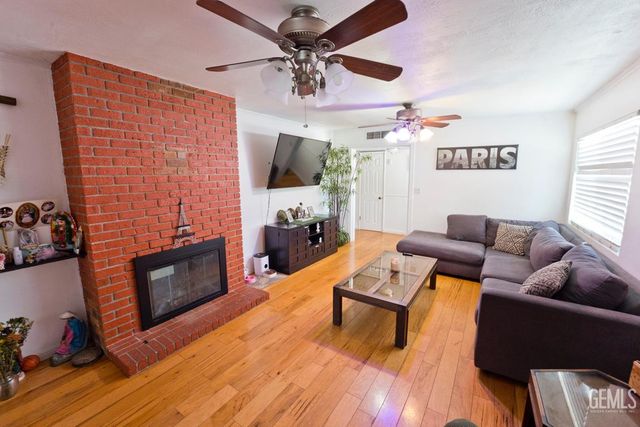 3712 Wood Ln, Bakersfield, CA 93309