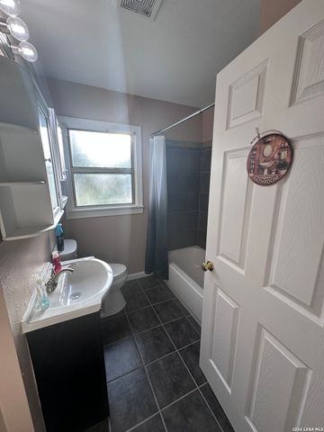 224 PROSPECT ST, Seguin, TX 78155
