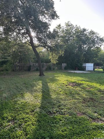 224 PROSPECT ST, Seguin, TX 78155