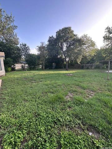 224 PROSPECT ST, Seguin, TX 78155