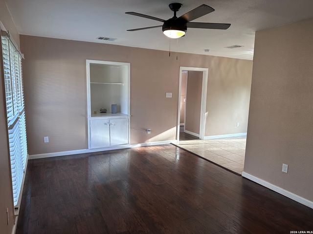 224 PROSPECT ST, Seguin, TX 78155