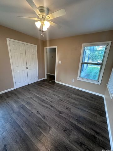 224 PROSPECT ST, Seguin, TX 78155