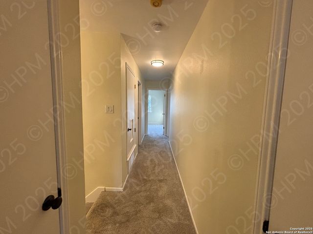 5868 Royal Ridge Dr, San Antonio, TX 78239