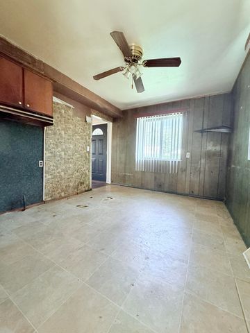 26703 Norfolk Street, Inkster City, MI 48141