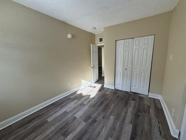 2881 NW 11th Place, Fort Lauderdale, FL 33311