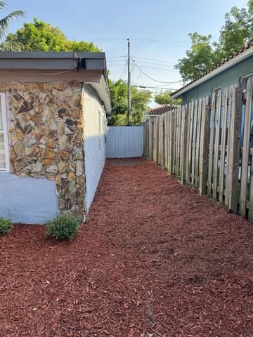 2881 NW 11th Place, Fort Lauderdale, FL 33311
