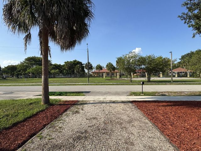 2881 NW 11th Place, Fort Lauderdale, FL 33311