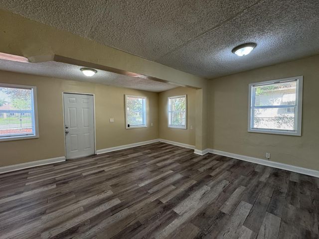 2881 NW 11th Place, Fort Lauderdale, FL 33311