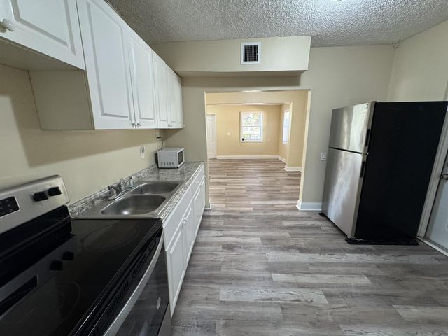 2881 NW 11th Place, Fort Lauderdale, FL 33311