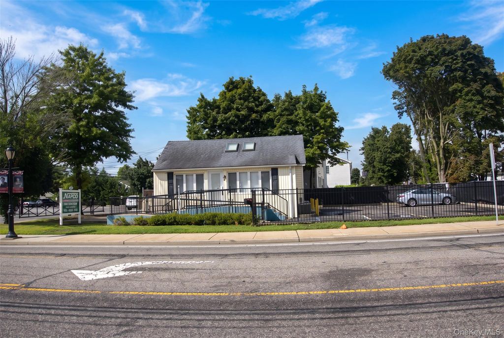 946 Little East Neck Road, West Babylon, NY 11704 — exterior