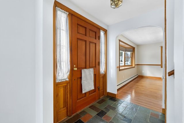 84 Gardiner Rd, Quincy, MA 02169