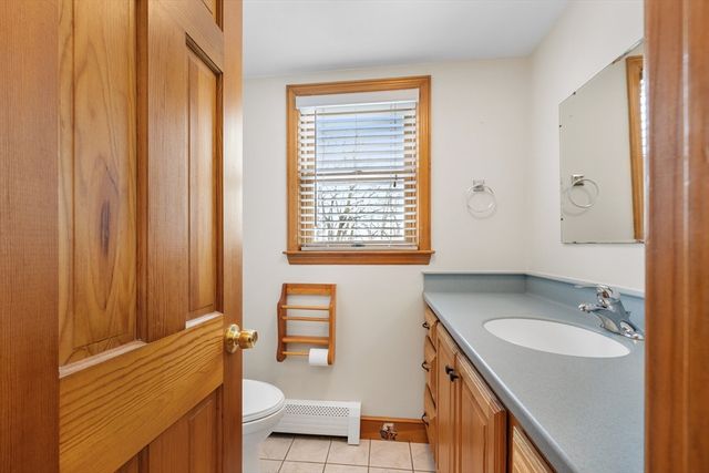 84 Gardiner Rd, Quincy, MA 02169