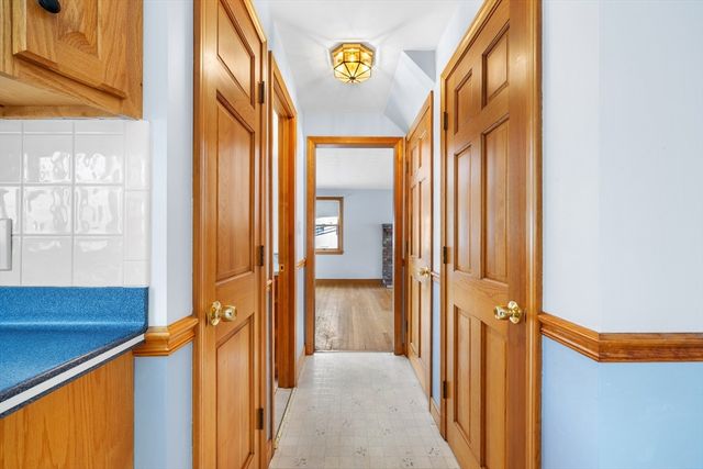 84 Gardiner Rd, Quincy, MA 02169