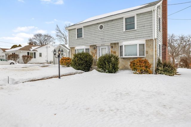 84 Gardiner Rd, Quincy, MA 02169