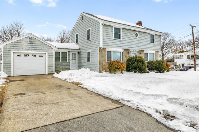 84 Gardiner Rd, Quincy, MA 02169