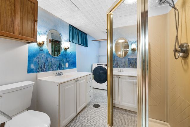 84 Gardiner Rd, Quincy, MA 02169