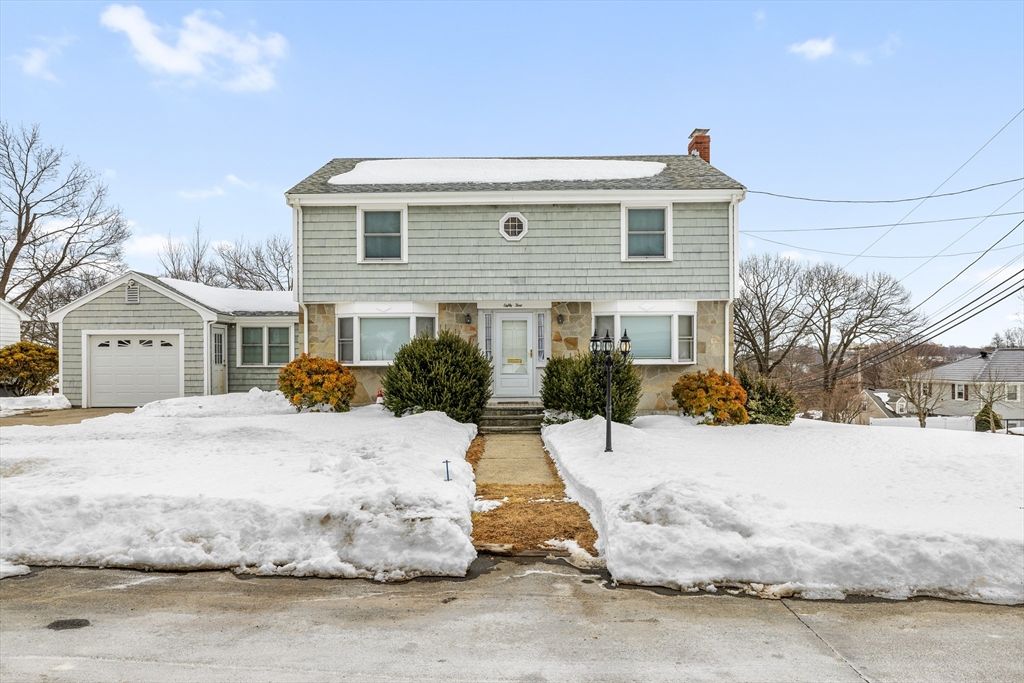 84 Gardiner Rd, Quincy, MA 02169