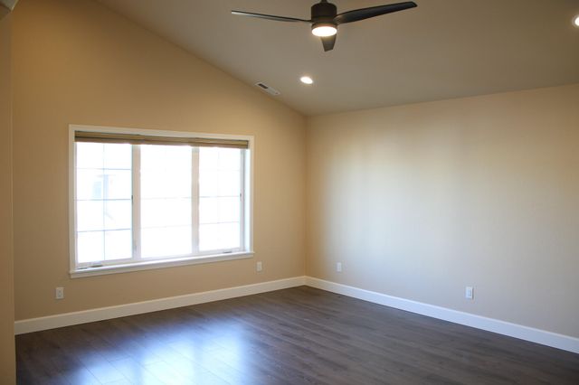 237 Willow Way, Talent, OR 97540