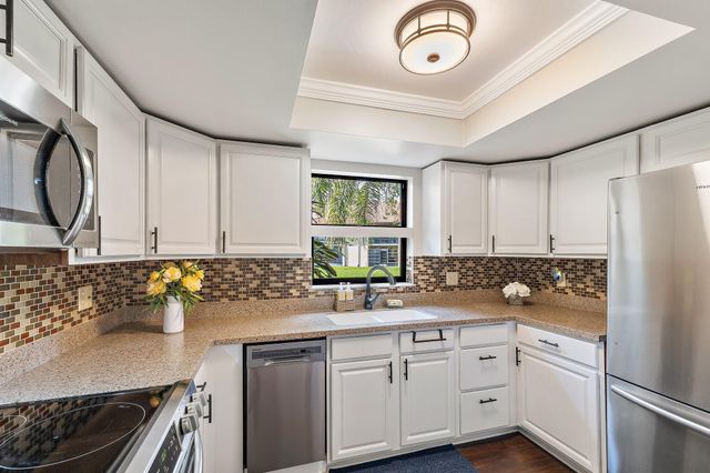 671 SW South River Drive 105, Stuart, FL 34997