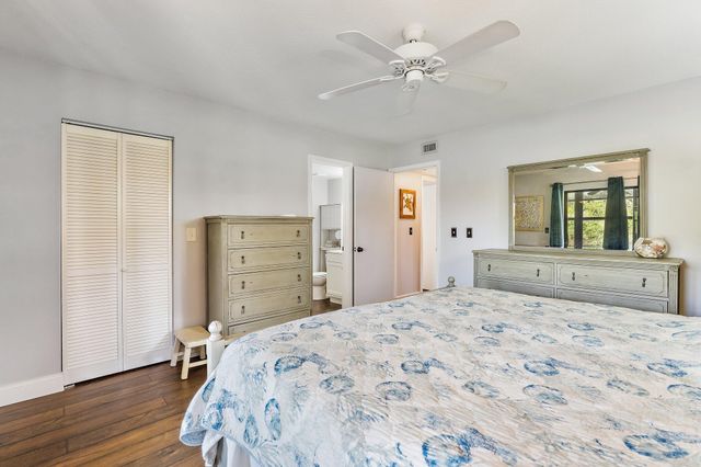 671 SW South River Drive 105, Stuart, FL 34997